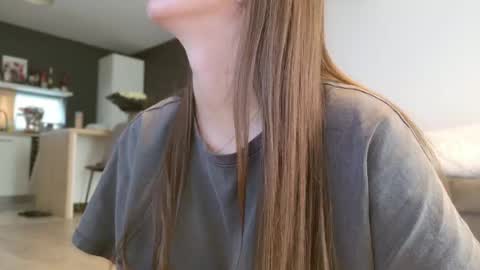 Snapshot of lorennameliyy chatting on June 2, 2026, 5:31 am Amelia online show from June 2, 2026, 5:31 am