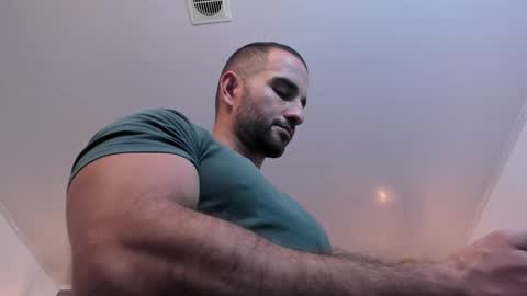  L O R E N Z O  Thumbs Up help  online show from February 27, 2025, 5:36 pm