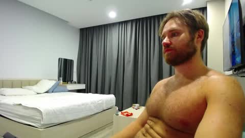 Snapshot of lorenzolux chatting on May 23, 2026, 5:39 pm Lorenz online show from May 23, 2026, 5:39 pm