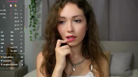 Naomi online show from October 8, 2025, 10:29 pm
