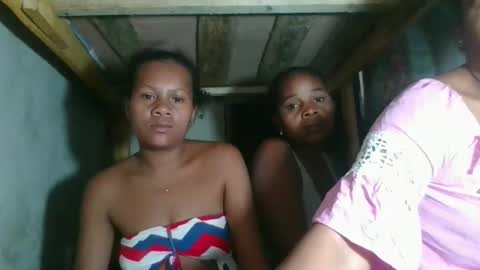 lorienne98 online show from May 16, 2026, 6:43 am