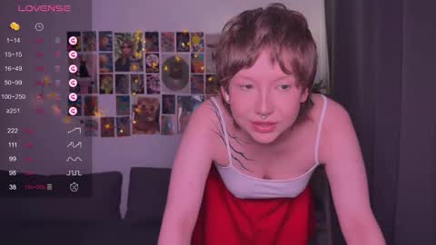 lorilorilorilori online show from November 26, 2025, 7:53 am