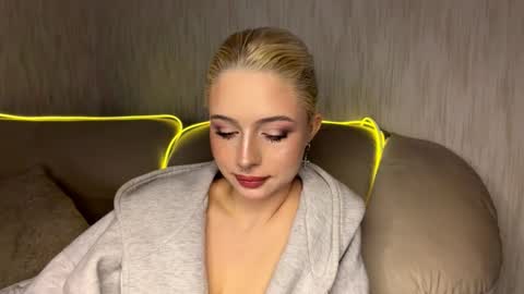 Isabel online show from November 26, 2025, 7:31 am