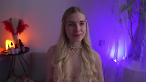 Lorrie online show from September 26, 2025, 9:13 am