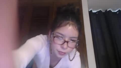 nefisa nef online show from December 3, 2024, 8:17 pm