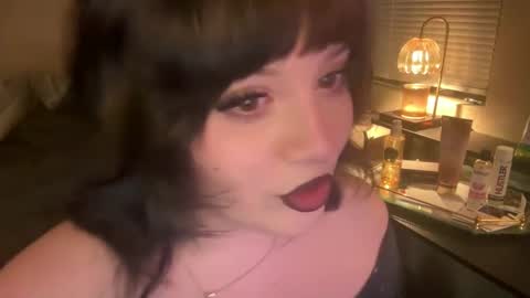 Lottiepoppie online show from January 3, 2025, 8:00 am