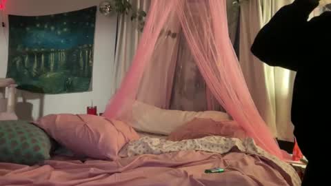 Lottiepoppie online show from January 24, 2025, 9:39 am