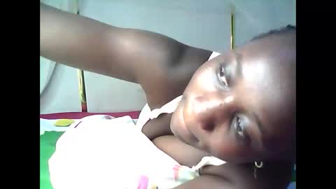 Snapshot of lotty_lavilla chatting on May 13, 2026, 9:39 am lotty_lavilla online show from May 13, 2026, 9:39 am