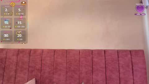 Snapshot of lou_22_ chatting on June 19, 2026, 12:31 pm Lou online show from June 19, 2026, 12:31 pm