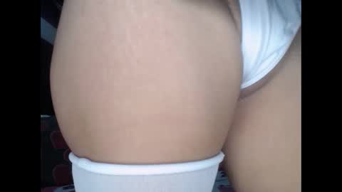 lou_anna02 online show from November 18, 2025, 9:19 pm