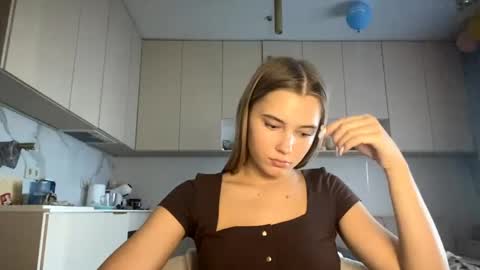 Snapshot of louannkorth chatting on May 19, 2026, 3:51 pm Bella online show from May 19, 2026, 3:51 pm