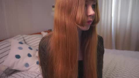 Snapshot of louettakarn chatting on April 17, 2026, 10:40 am Sade online show from April 17, 2026, 10:40 am