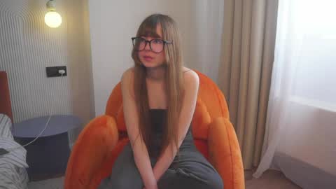 Snapshot of louettakarn chatting on May 16, 2026, 10:36 am Sade online show from May 16, 2026, 10:36 am