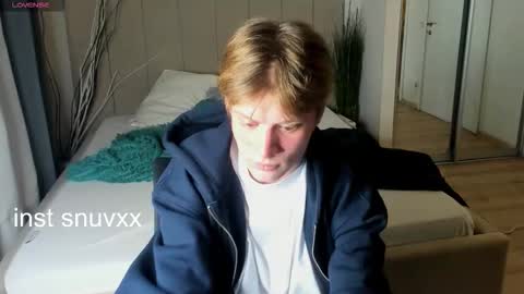 louie_evans online show from November 2, 2025, 8:22 pm