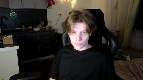 louie_evans online show from March 31, 2026, 8:20 pm