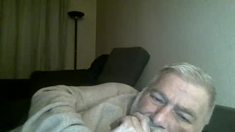 Snapshot of louis_chokdee chatting on December 6, 2024, 6:06 pm louis_chokdee online show from December 6, 2024, 6:06 pm