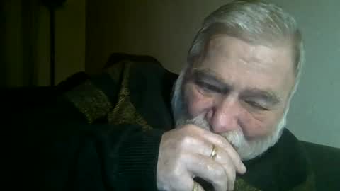 Snapshot of louis_chokdee chatting on December 22, 2024, 4:06 pm louis_chokdee online show from December 22, 2024, 4:06 pm