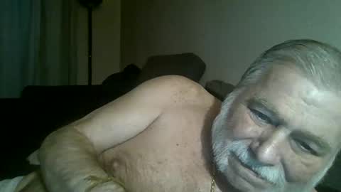 Snapshot of louis_chokdee chatting on January 18, 2025, 4:21 pm louis_chokdee online show from January 18, 2025, 4:21 pm