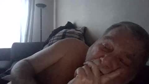 Snapshot of louis_chokdee chatting on March 12, 2025, 5:17 pm louis_chokdee online show from March 12, 2025, 5:17 pm