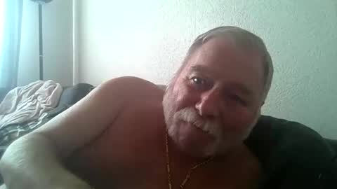 Snapshot of louis_chokdee chatting on September 22, 2025, 3:03 pm louis_chokdee online show from September 22, 2025, 3:03 pm