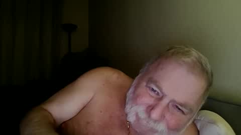 Snapshot of louis_chokdee chatting on December 1, 2025, 6:02 pm louis_chokdee online show from December 1, 2025, 6:02 pm