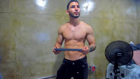 Snapshot of louis_connor chatting on March 3, 2025, 10:20 pm Louis online show from March 3, 2025, 10:20 pm