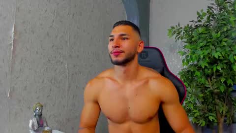 Snapshot of louis_connor chatting on September 28, 2025, 3:28 pm Louis online show from September 28, 2025, 3:28 pm