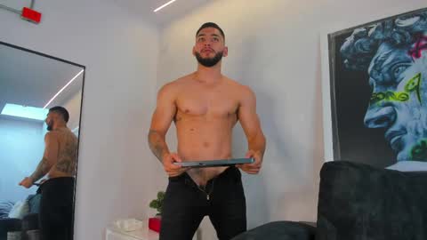 Louis online show from April 28, 2026, 2:44 pm