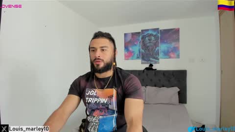 louis_marley_ online show from January 15, 2025, 5:05 pm