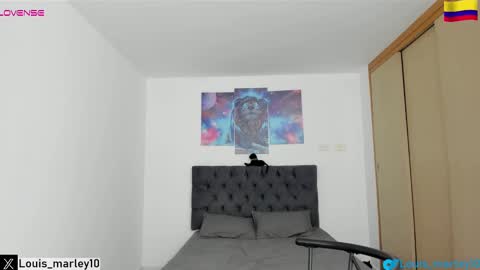 louis_marley_ online show from February 12, 2025, 9:54 pm