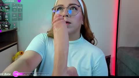 Snapshot of louisa_claire_ chatting on October 25, 2025, 4:31 am LuisaIG x luisa clair online show from October 25, 2025, 4:31 am