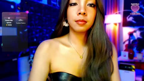 Snapshot of louisassy chatting on May 22, 2026, 3:35 am Louisa online show from May 22, 2026, 3:35 am