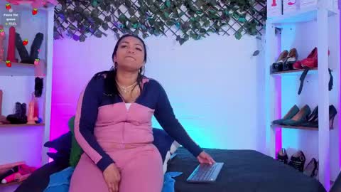 Snapshot of louise_nails chatting on June 3, 2026, 4:23 pm LouIse online show from June 3, 2026, 4:23 pm