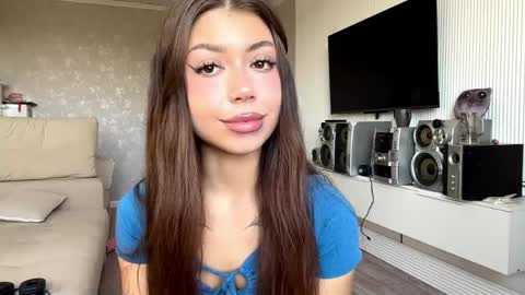Snapshot of louiswawrzyniak chatting on May 25, 2026, 7:58 am Flora online show from May 25, 2026, 7:58 am