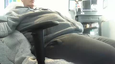 loumtl3 online show from February 22, 2025, 12:29 pm
