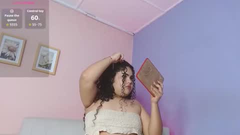 lourdes_moon22 online show from October 9, 2025, 1:20 pm