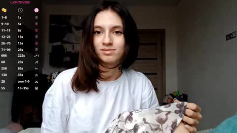 EVA online show from November 27, 2025, 7:10 am