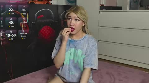 lovamanda online show from May 22, 2026, 9:53 pm