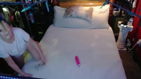 love2shareletsplay online show from February 22, 2026, 9:52 am