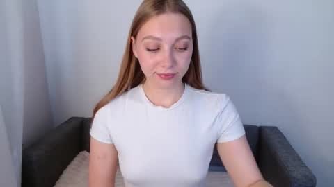Snapshot of love_bella_ chatting on July 3, 2026, 12:50 am love bella online show from July 3, 2026, 12:50 am