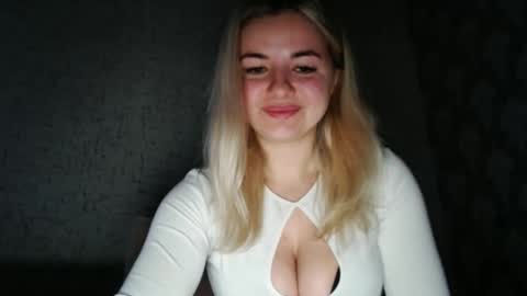 Snapshot of love_dom_meg chatting on April 21, 2026, 4:41 am Megane online show from April 21, 2026, 4:41 am
