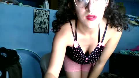love_electra online show from February 4, 2025, 1:23 am