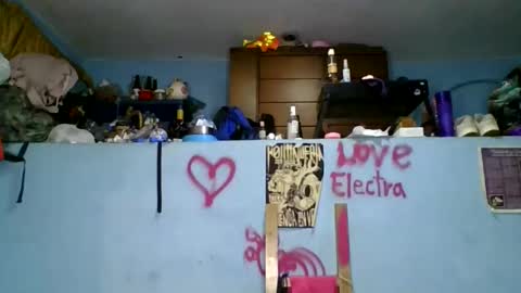 Snapshot of love_electra chatting on April 4, 2026, 1:30 pm love_electra online show from April 4, 2026, 1:30 pm
