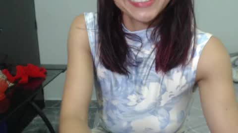 Snapshot of love_gatubela chatting on December 24, 2024, 4:22 am Nina online show from December 24, 2024, 4:22 am