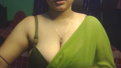 Snapshot of love_luna_angel chatting on November 12, 2025, 9:36 pm Luna online show from November 12, 2025, 9:36 pm