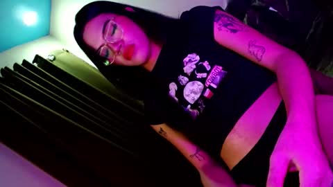 Seren online show from October 31, 2025, 11:00 am