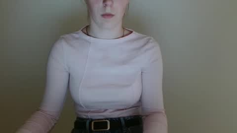 Vivian online show from April 16, 2026, 2:07 pm