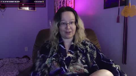 love_you_julia online show from September 24, 2025, 3:32 am