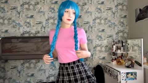 Kim online show from April 6, 2026, 1:45 pm