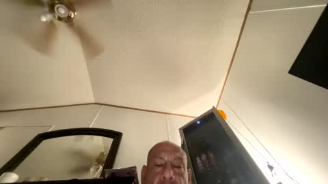 Snapshot of loveazz4me chatting on April 27, 2026, 11:19 am loveazz4me online show from April 27, 2026, 11:19 am